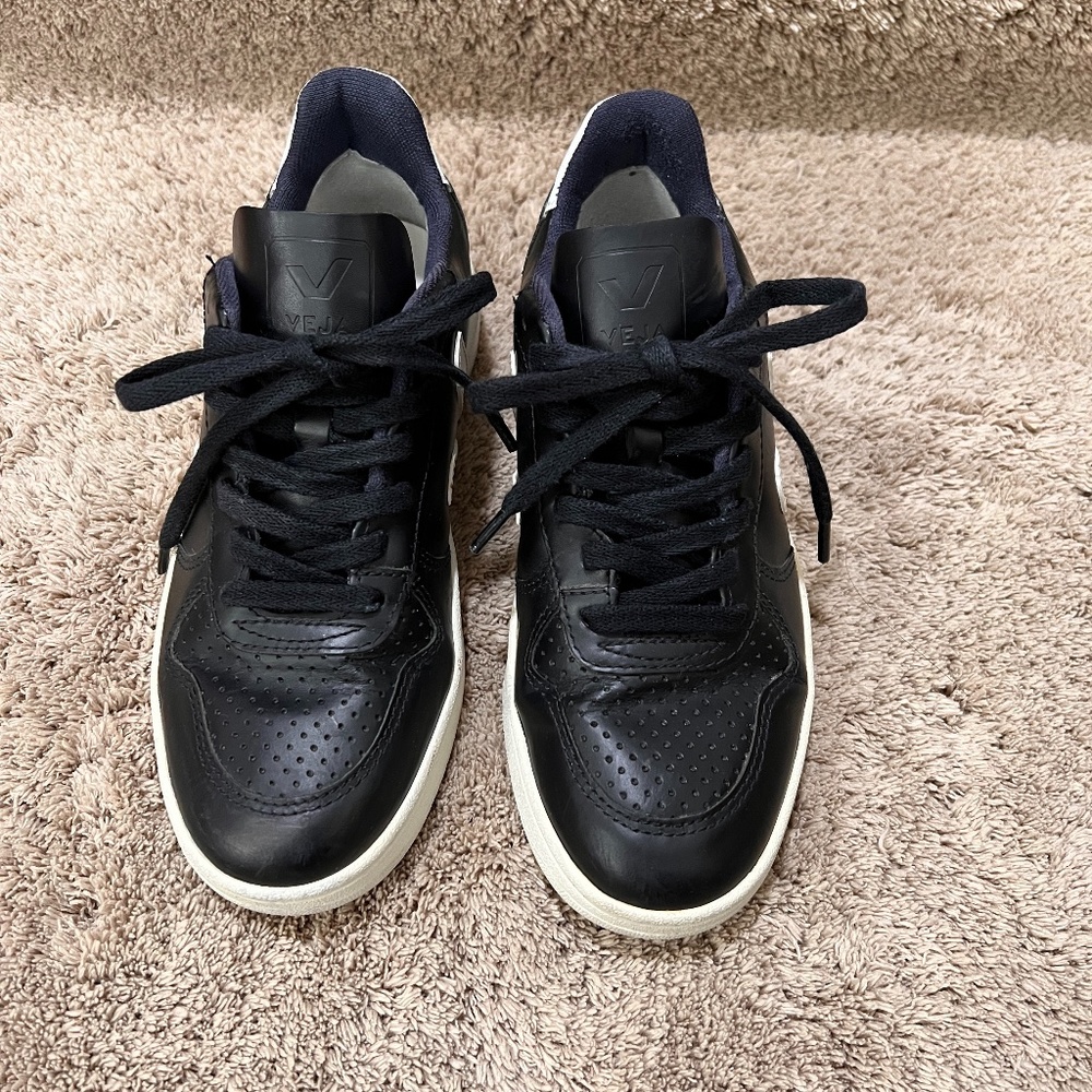 VEJA V-10 Leather Sneakers Black